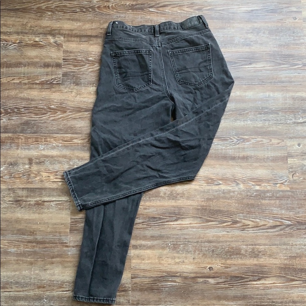 American Eagle mom jean